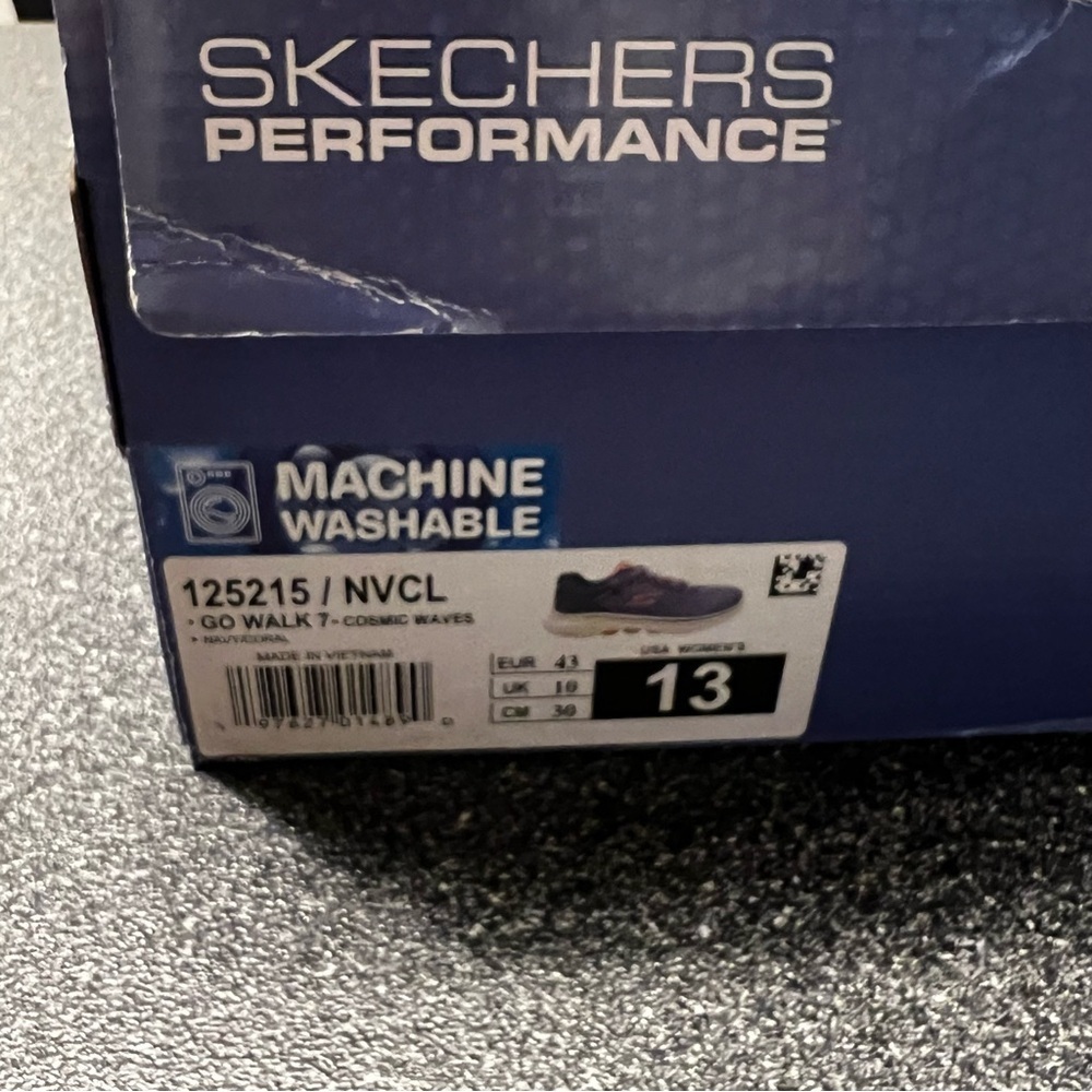 NWT Skechers Women's Go Walk Size 13 - Picture 11 of 11